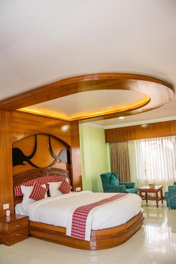 Hotel Earth Light Sauraha Chitwan Exterior foto