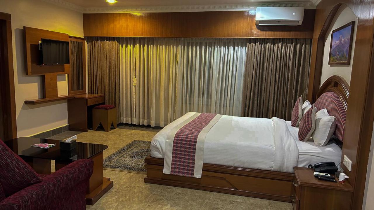 Hotel Earth Light Sauraha Chitwan Exterior foto