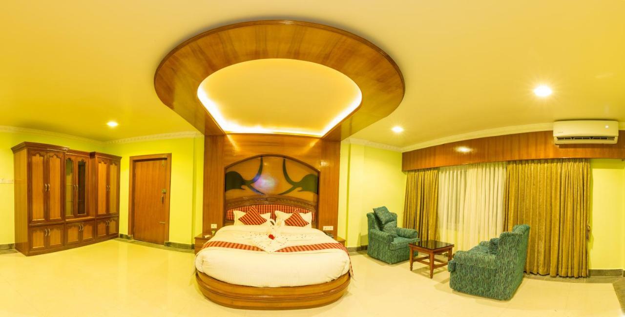 Hotel Earth Light Sauraha Chitwan Exterior foto