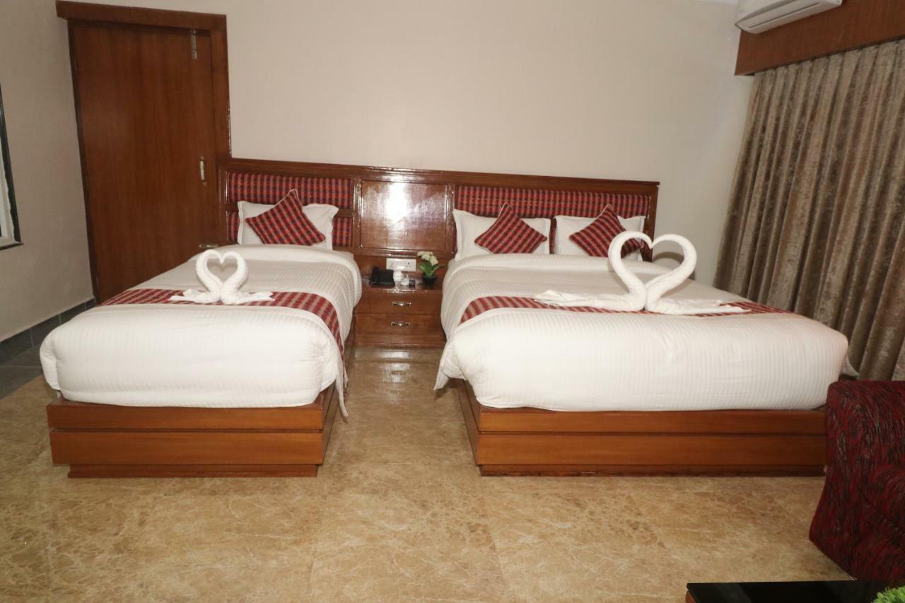 Hotel Earth Light Sauraha Chitwan Exterior foto